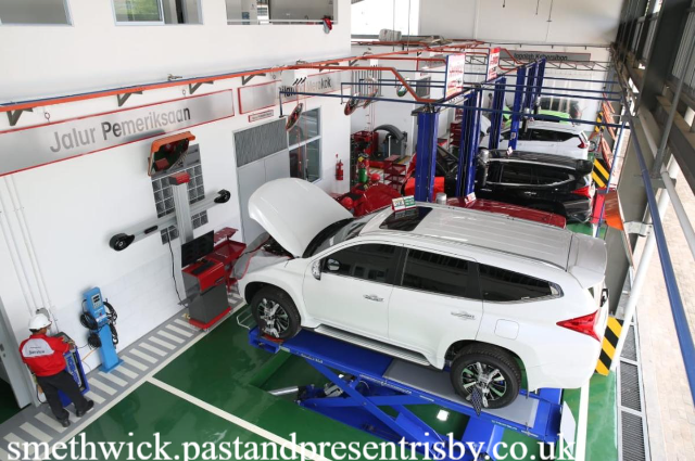 Mitsubishi Bantu Pemilik Mobil Terdampak Banjir dengan Potongan